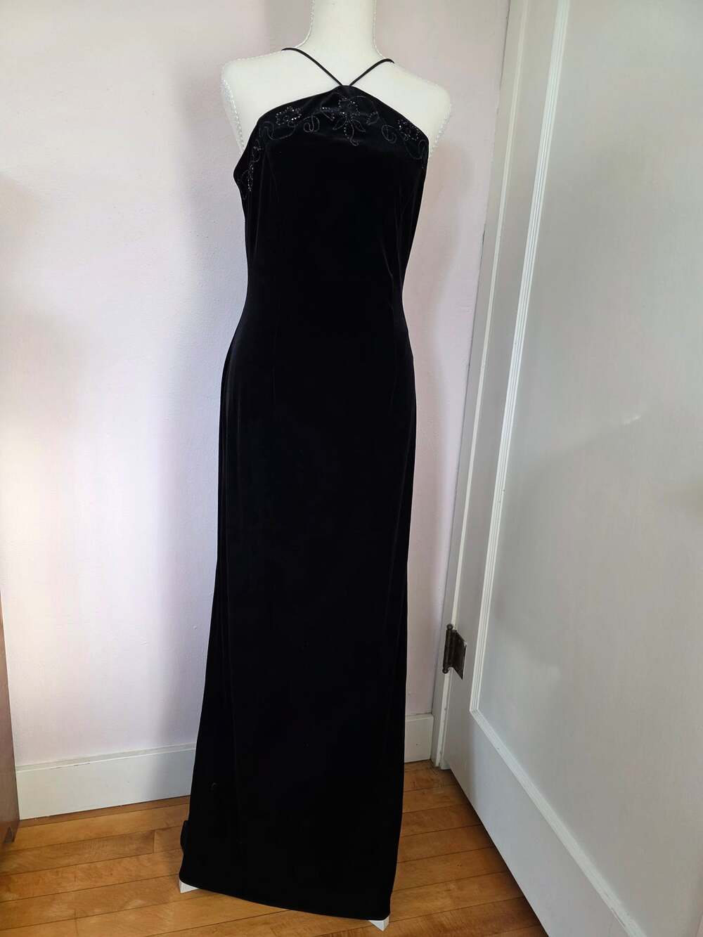 VTG Betsy & Adam by Jaslene Black Velvet Beaded Halter Maxi Dress